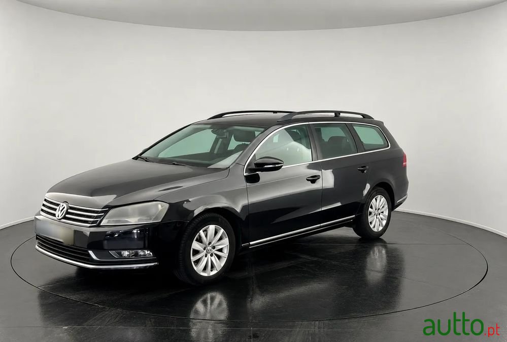 2011' Volkswagen Passat Variant photo #4