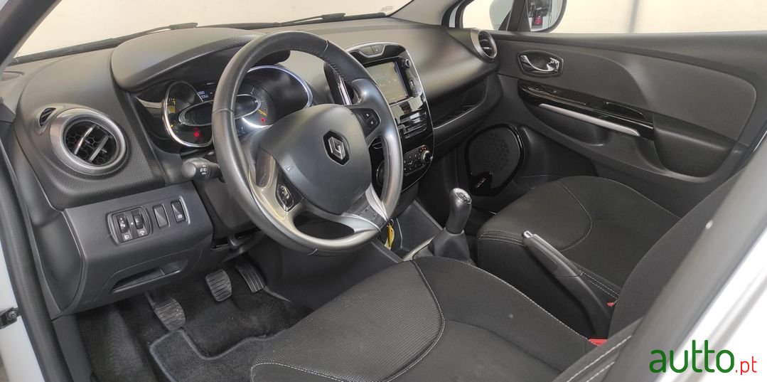 2014' Renault Clio photo #5