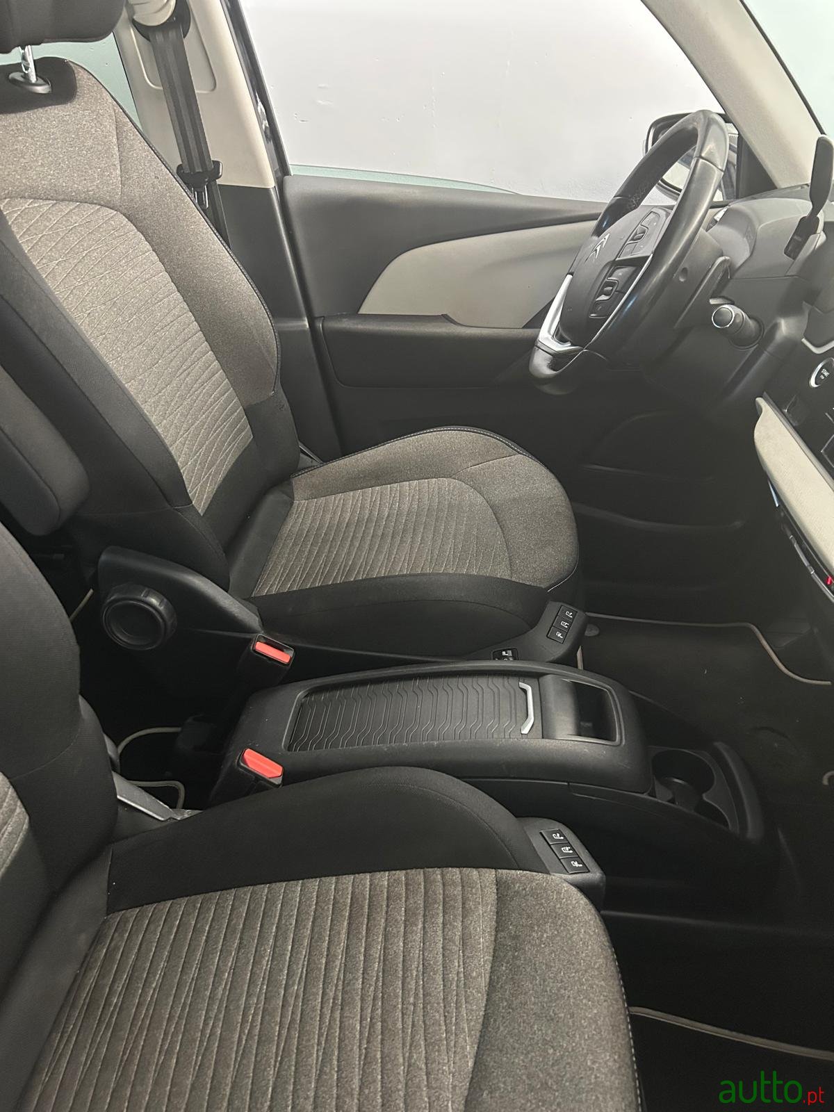 2021' Citroen C4 SpaceTourer photo #2