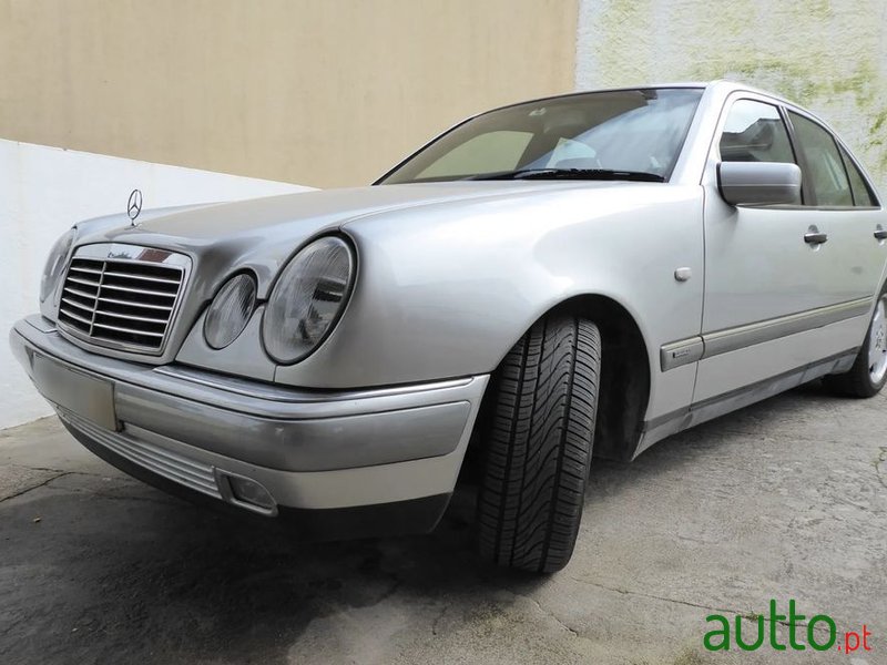 1998' Mercedes-Benz Classe E photo #1
