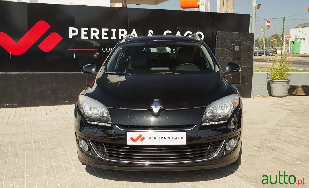 2013' Renault Megane Sport Tourer photo #1