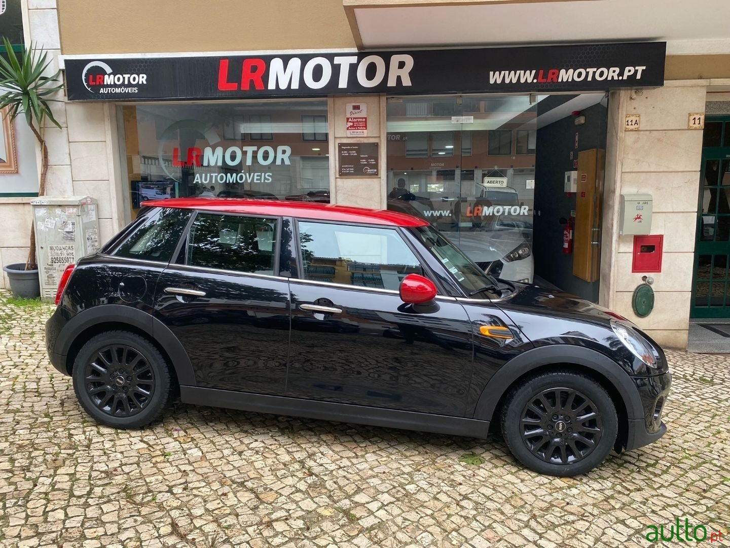 2017' MINI One photo #1