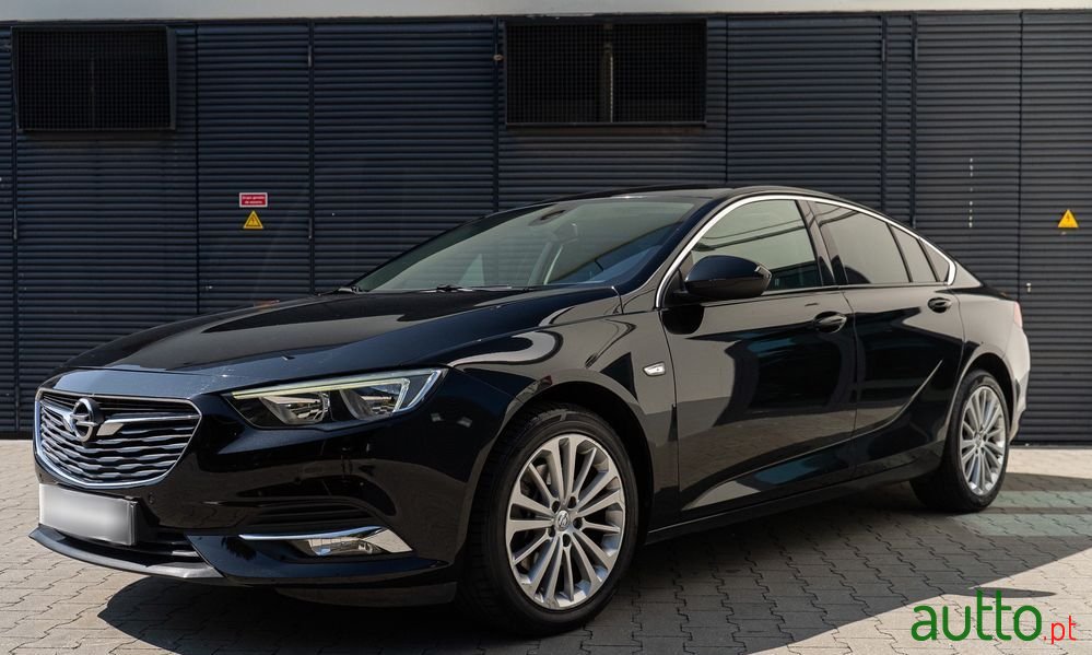 2018' Opel Insignia Grand Sport photo #3