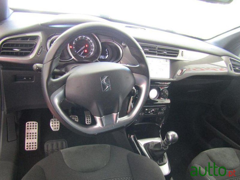 2013' Citroen DS3 1.6 HDi Airdream Sport Chic photo #2