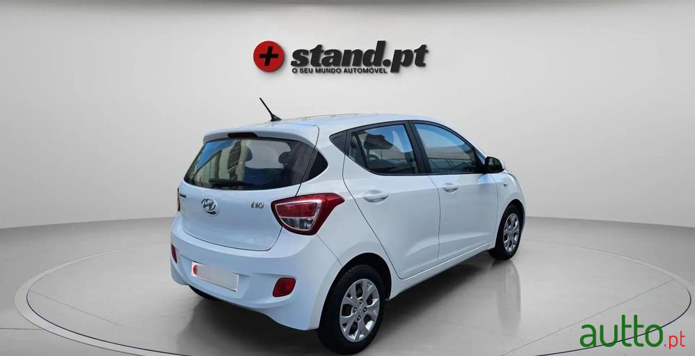 2016' Hyundai i10 1.0 Urban Gpl photo #5