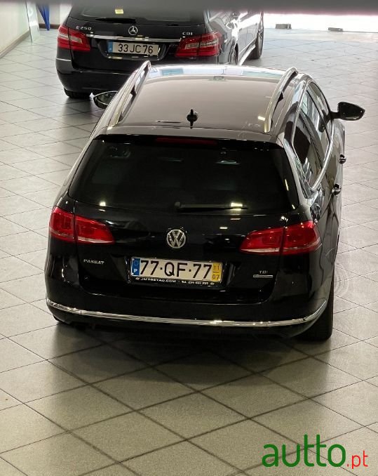 2011' Volkswagen Passat photo #1