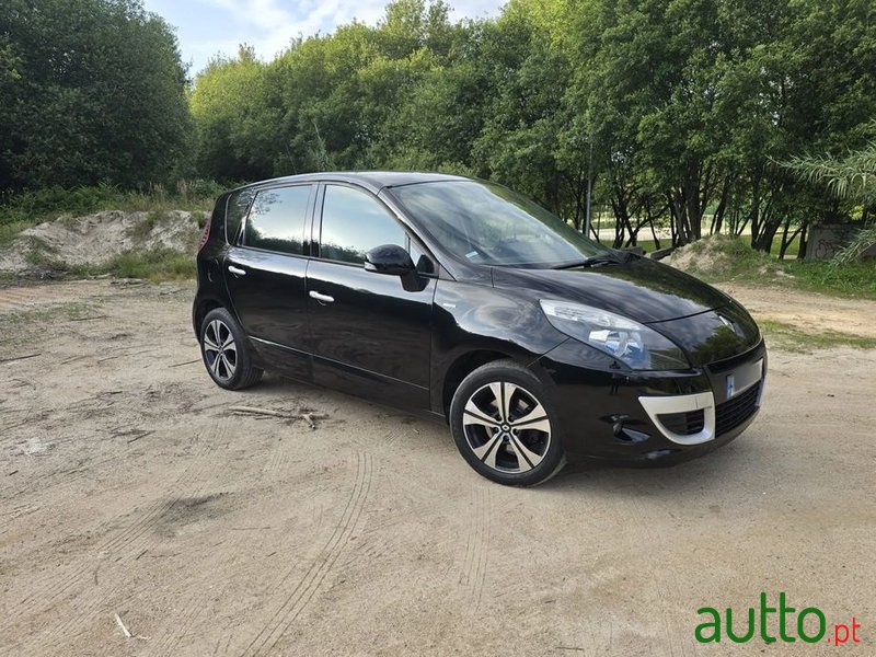 2011' Renault Scenic 1.5 Dci Bose Edtion photo #1