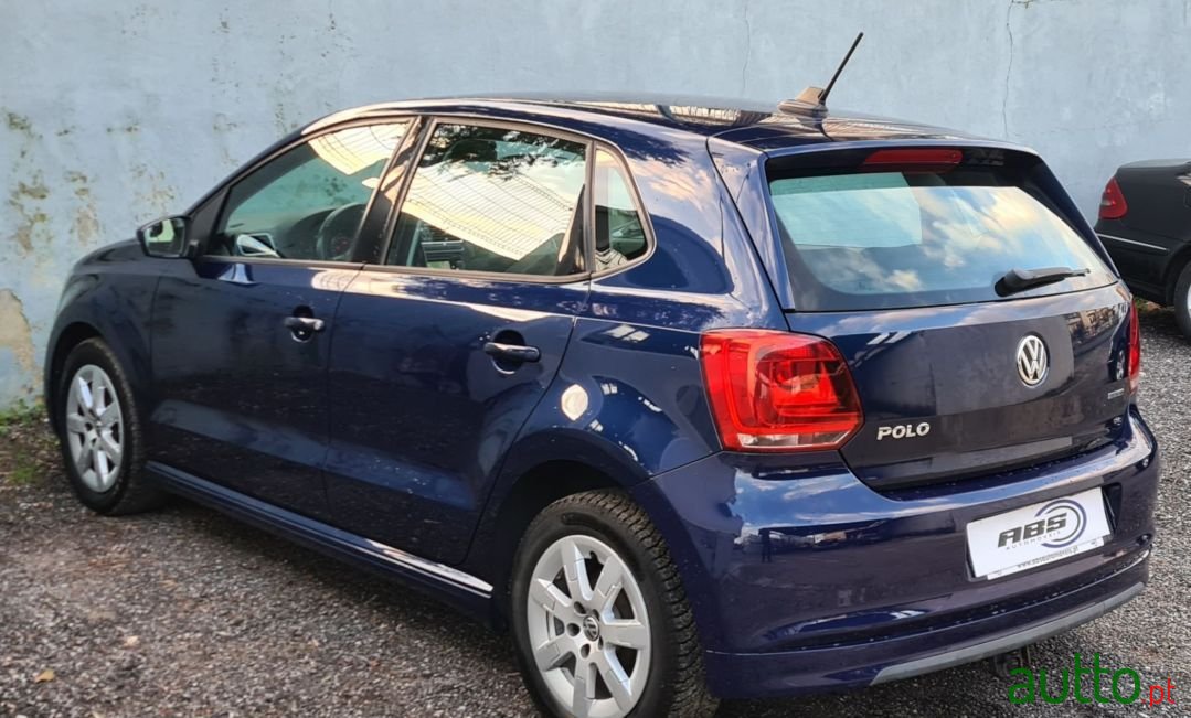 2011' Volkswagen Polo photo #3