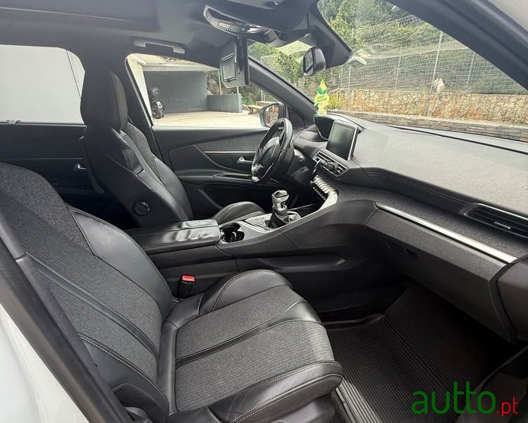 2017' Peugeot 5008 Gt Line photo #6