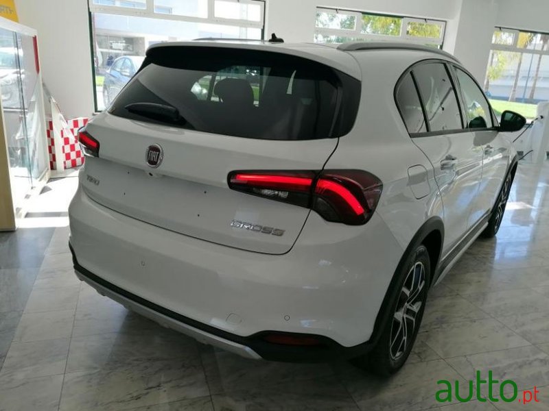 2021' Fiat Tipo Cross photo #5