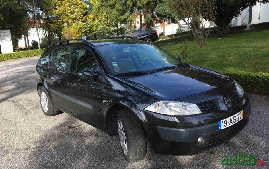 2005' Renault Megane Break photo #1