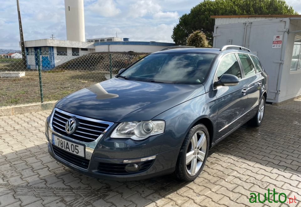 2009' Volkswagen Passat Variant photo #3