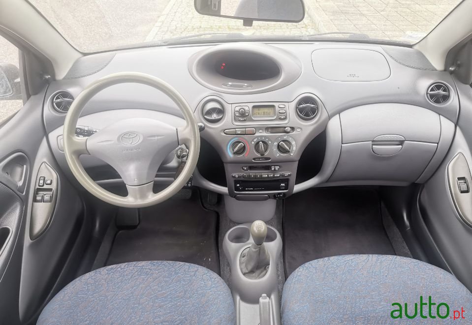 2003' Toyota Yaris photo #6