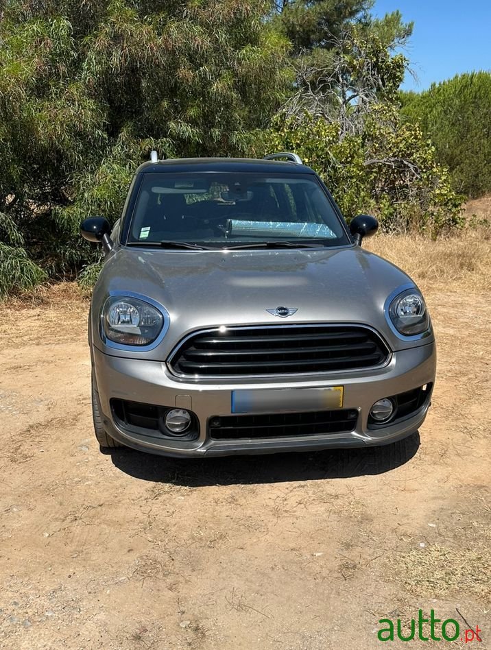 2018' MINI Countryman One D photo #2