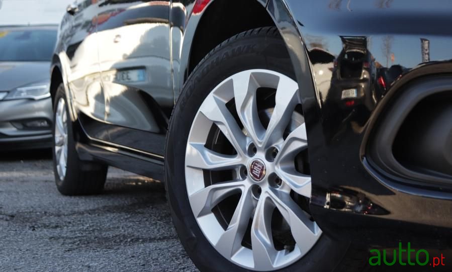 2019' Fiat Tipo Station Wagon photo #3