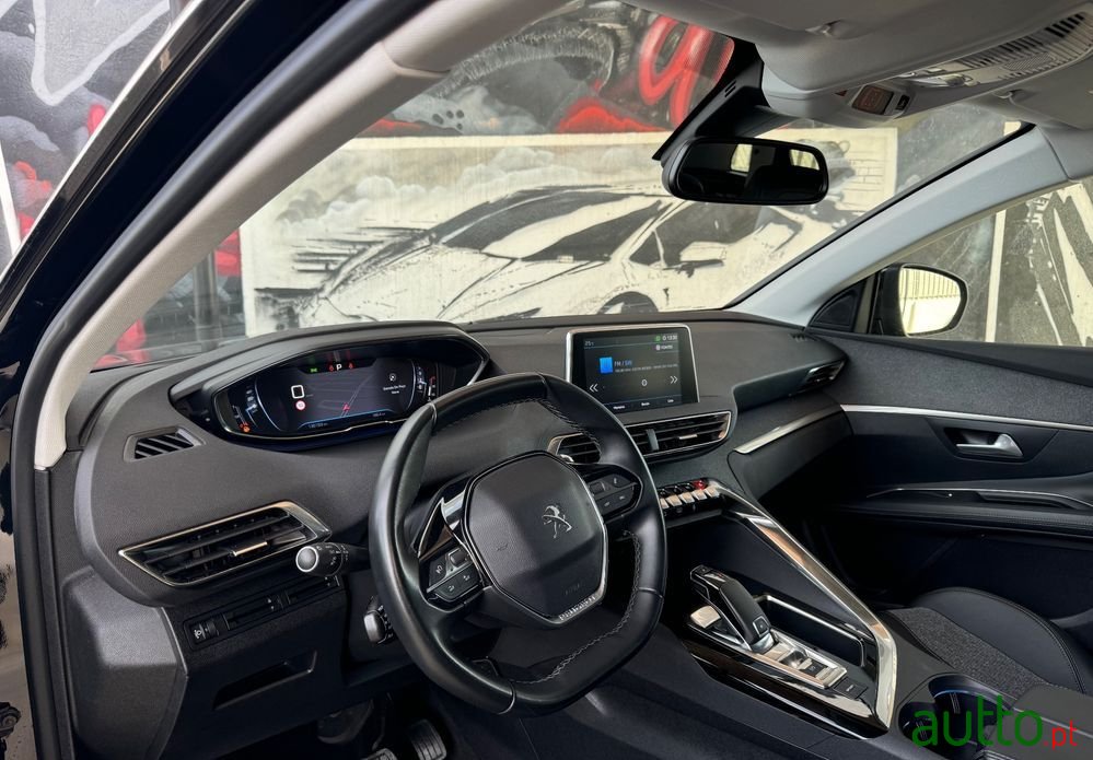 2019' Peugeot 3008 photo #3