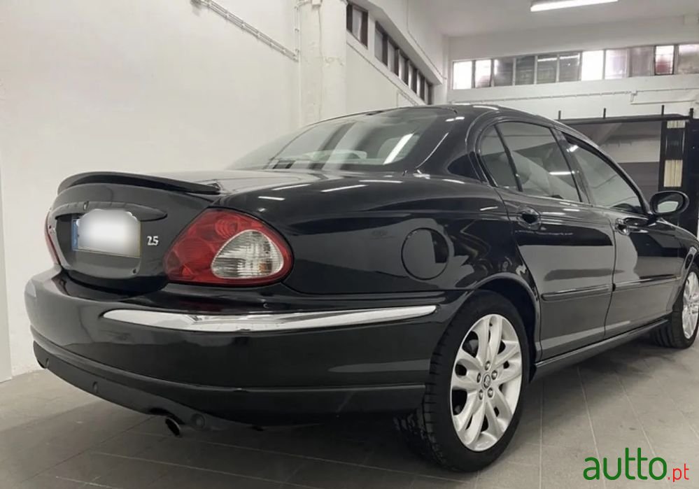 2003' Jaguar X-Type 2.5 Sport photo #4