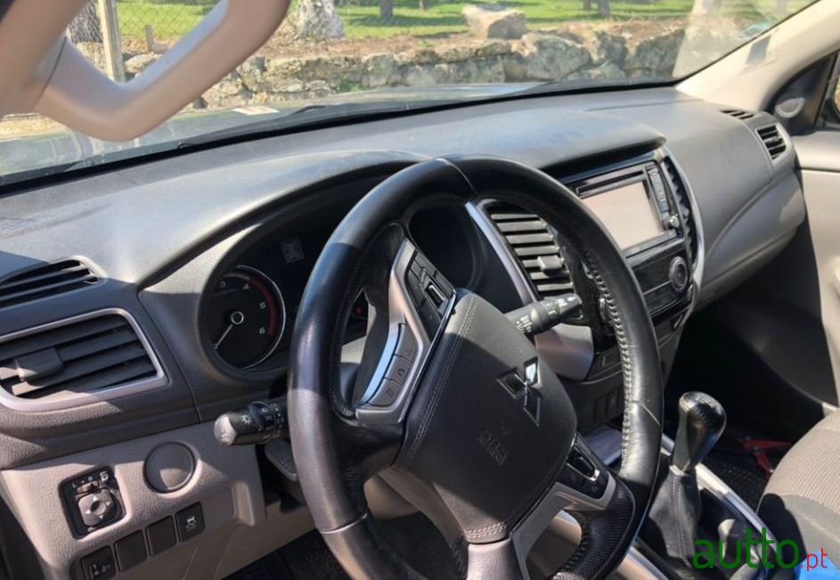 2018' Mitsubishi L200 4Wd Cabine Club photo #3