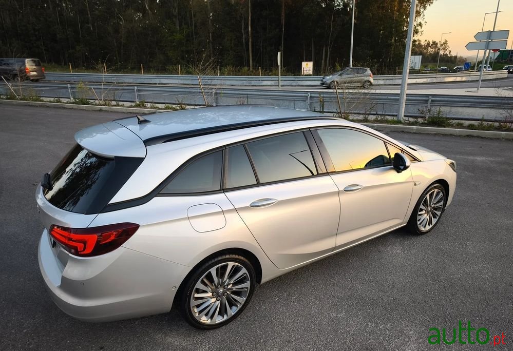 2020' Opel Astra Sports Tourer photo #4