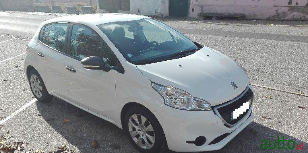 2014' Peugeot 208 1.4 Hdi photo #1