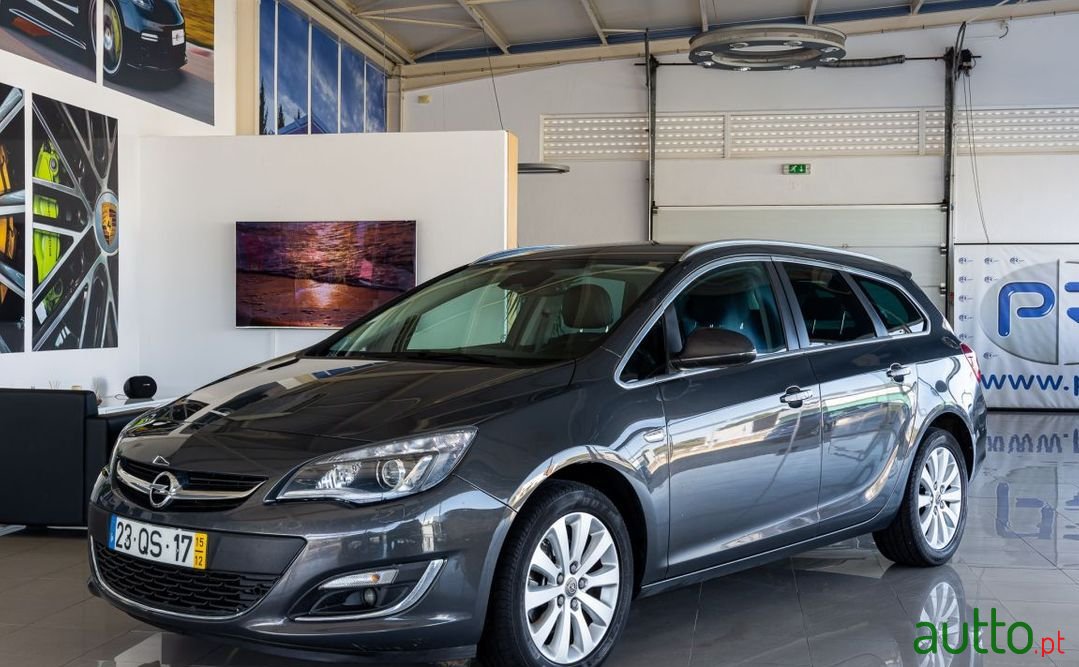 2015' Opel Astra Sports Tourer photo #1