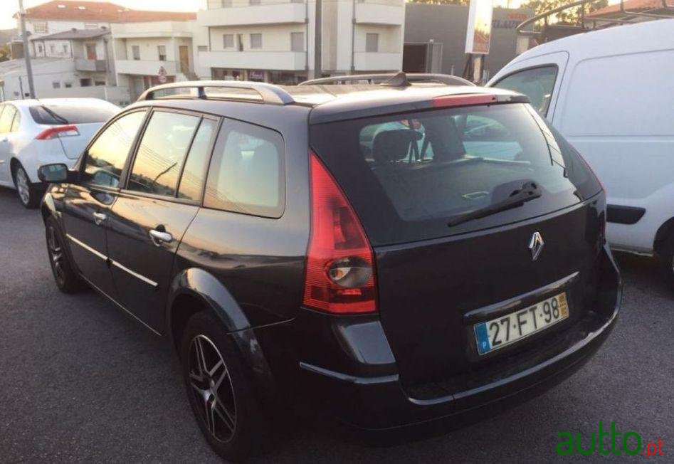 2005' Renault Megane Break photo #1