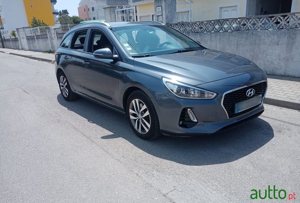 2018' Hyundai i30 Cw photo #1