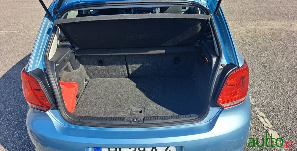 2010' Volkswagen Polo photo #6