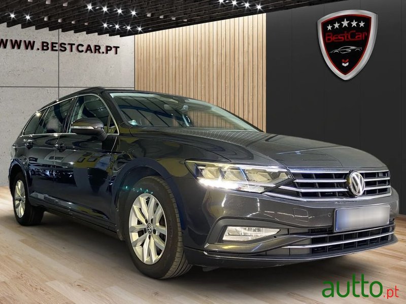 2020' Volkswagen Passat Variant photo #2