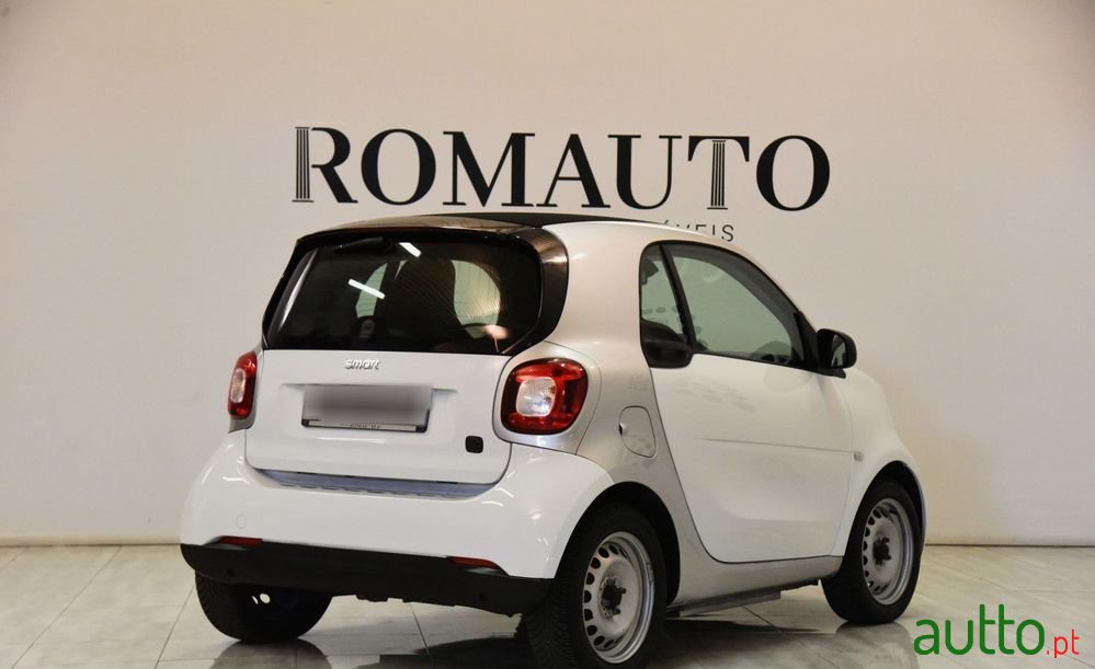 2019' Smart Fortwo photo #5