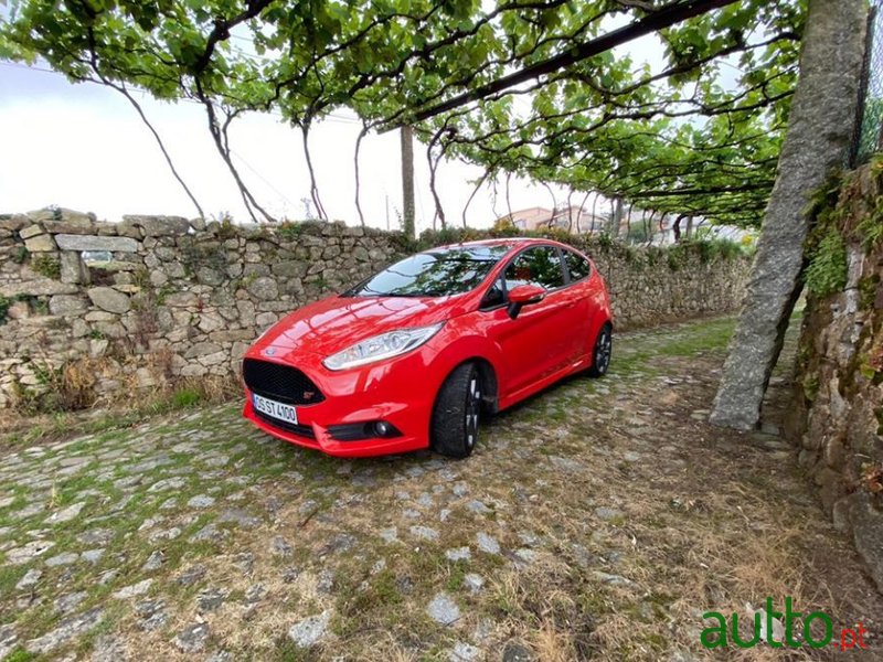 2015' Ford Fiesta photo #4