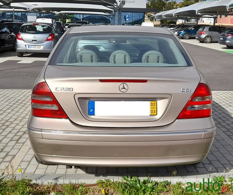 2002' Mercedes-Benz C-220 photo #3