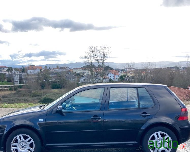2001' Volkswagen Golf 1.4I 25 Anos photo #5