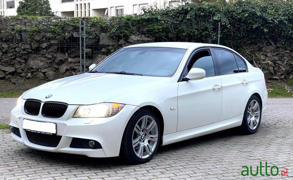 2009' BMW 318 photo #1