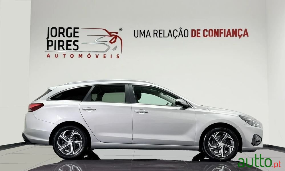 2021' Hyundai i30 Sw photo #3
