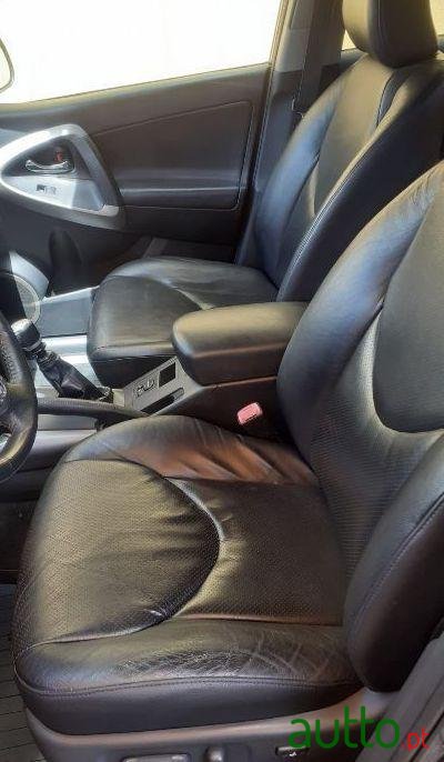 2006' Toyota RAV4 photo #3