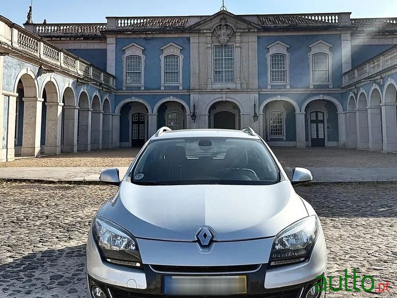 2013' Renault Megane Sport Tourer photo #2