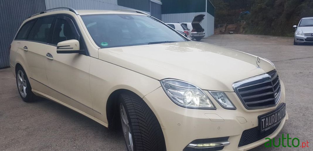 2010' Mercedes-Benz E-250 photo #3