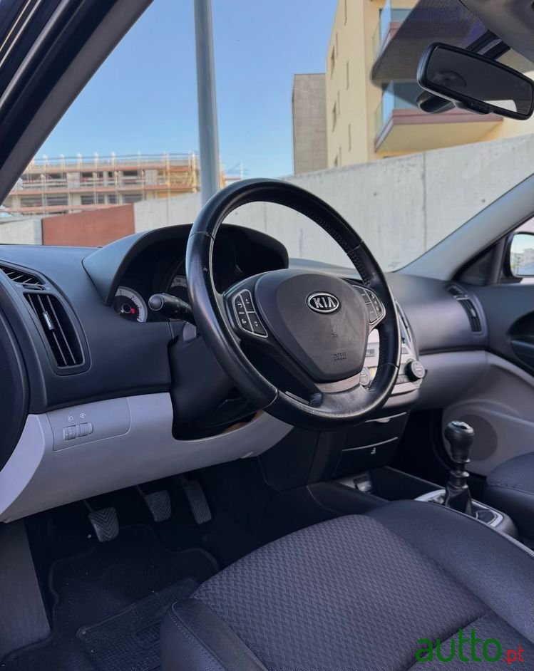 2009' Kia Ceed photo #5