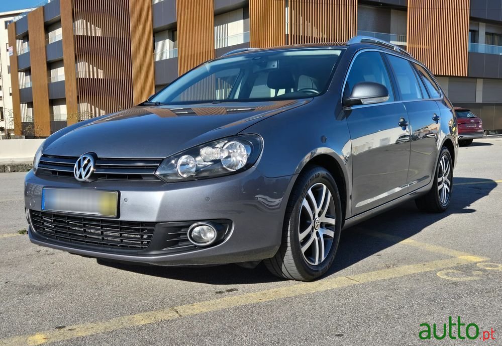 2010' Volkswagen Golf Variant photo #2
