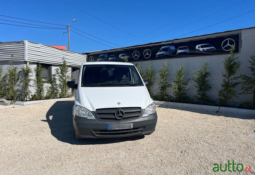 2011' Mercedes-Benz Vito photo #2