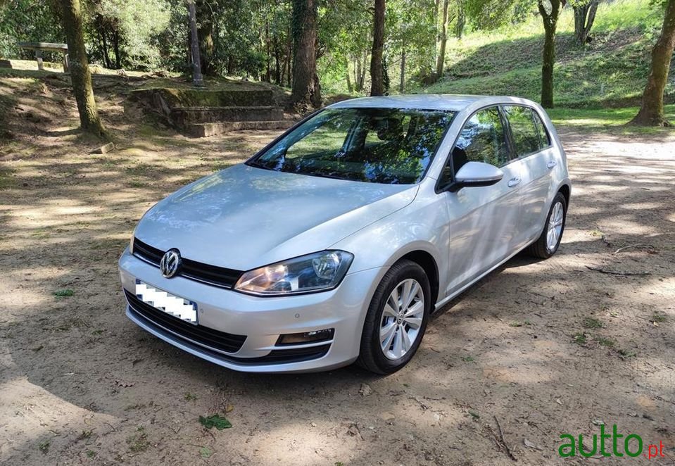 2013' Volkswagen Golf photo #3