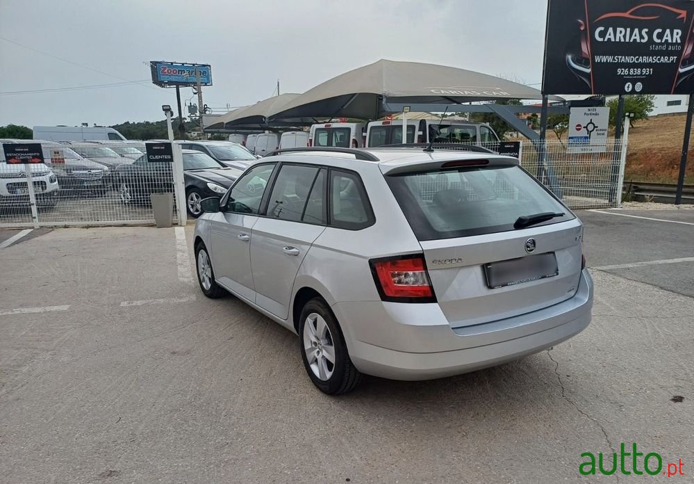 2017' Skoda Fabia Break photo #6