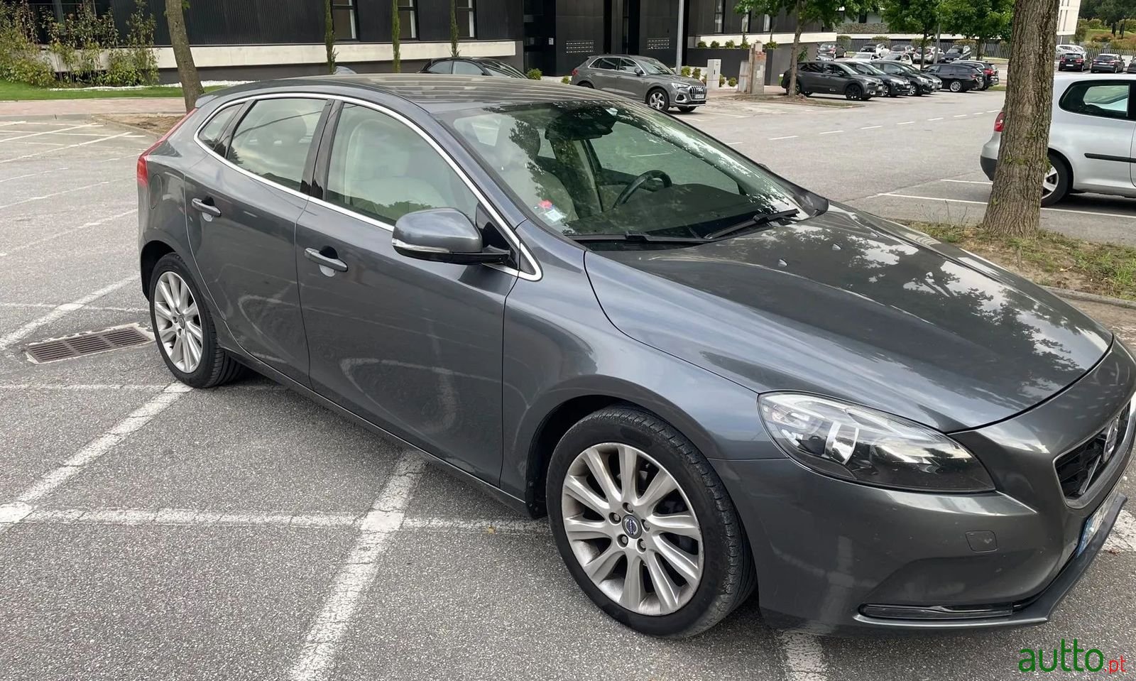 2013' Volvo V40 photo #3