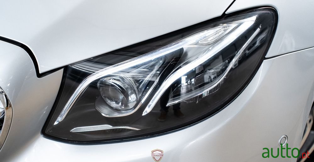 2020' Mercedes-Benz Classe E photo #2