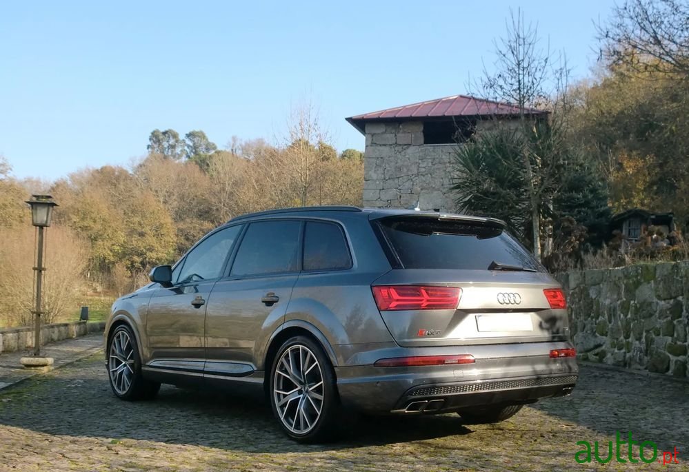 2017' Audi SQ7 photo #5