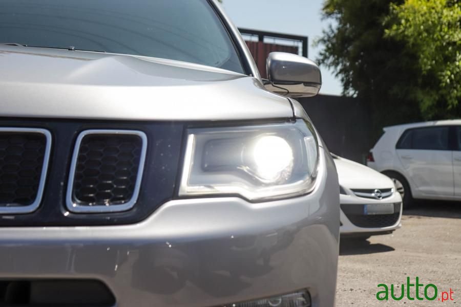 2019' Jeep Compass photo #2