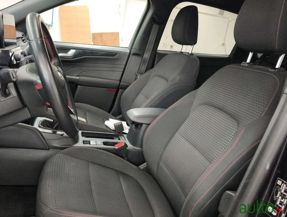 2022' Ford Kuga photo #3