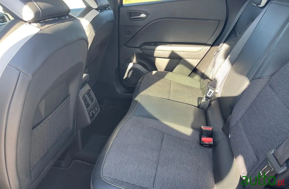 2021' Renault Captur photo #4