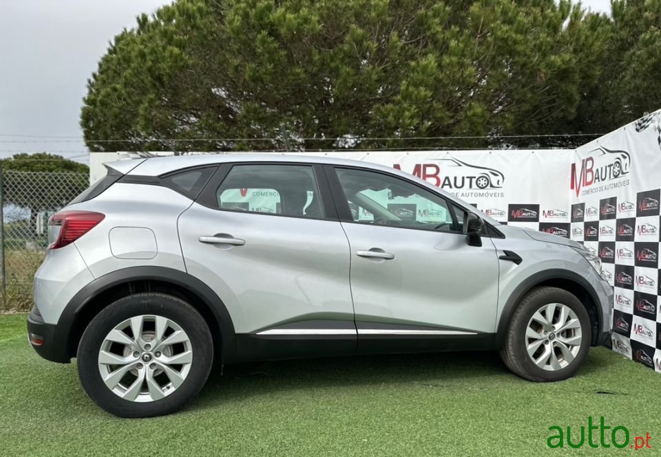 2020' Renault Captur photo #6